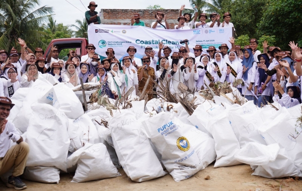 PIM Kumpulkan 512 Kg Sampah dan Tanam Ratusan Pohon di Kawasan Pesisir